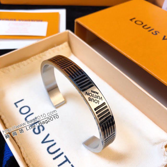 Louis Vuitton新款飾品 路易威登NANOGRAM雕花琺瑯手鐲 LV經典開口手鐲手環  zglv2107